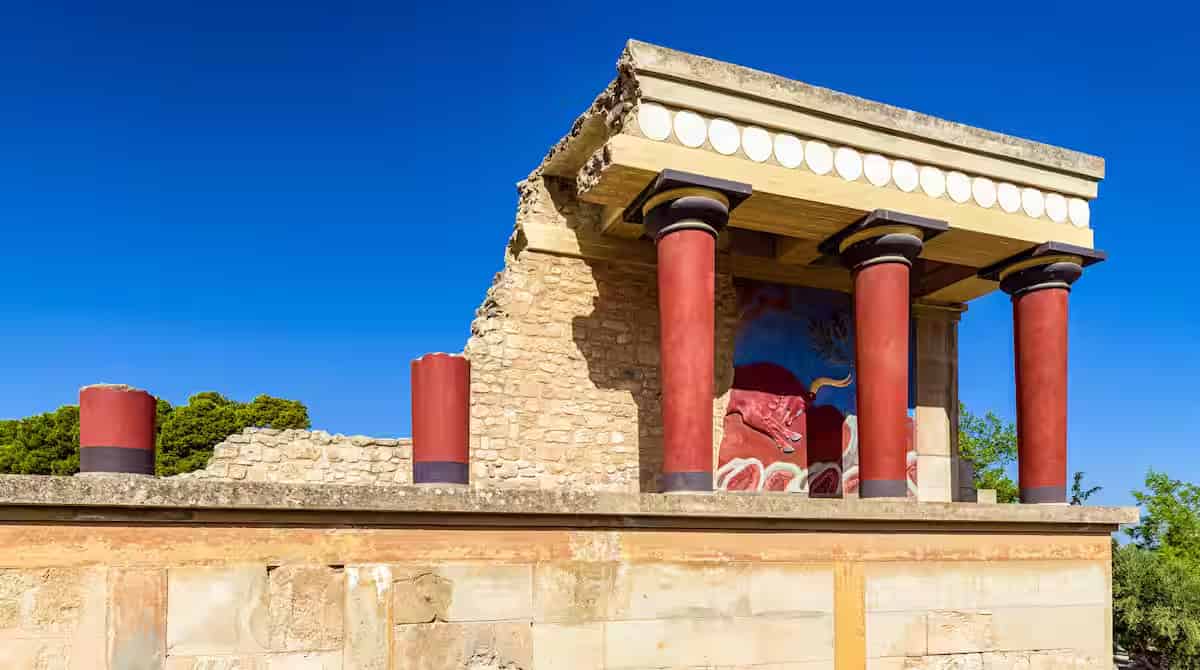 Αναπαράσταση των Βόρειων Προπυλαίων στο Ανάκτορο της Κνωσού