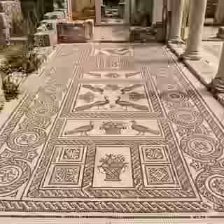 Mosaïques de sol paléochrétiennes dans les ruines de la basilique du village d'Arkasa, Karpathos, Dodécanèse, Grèce
